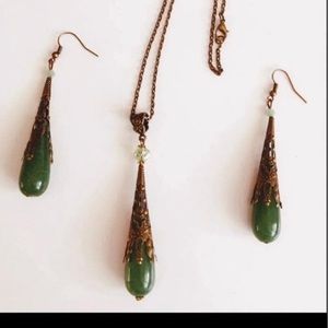 Victorian style jade necklace set